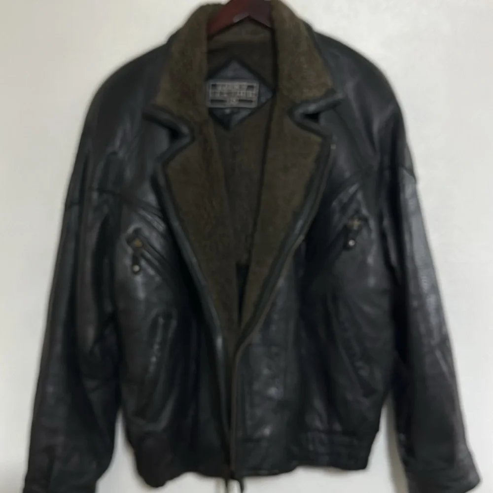 Lucky Leather Co Insulated Leather Jacket, Size Large, in Good Condition, Brown - Picture 5 of 11